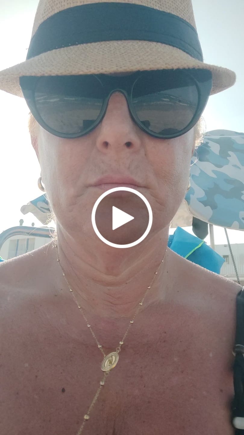 Customer video review of Collar Virgen María Milagrosa