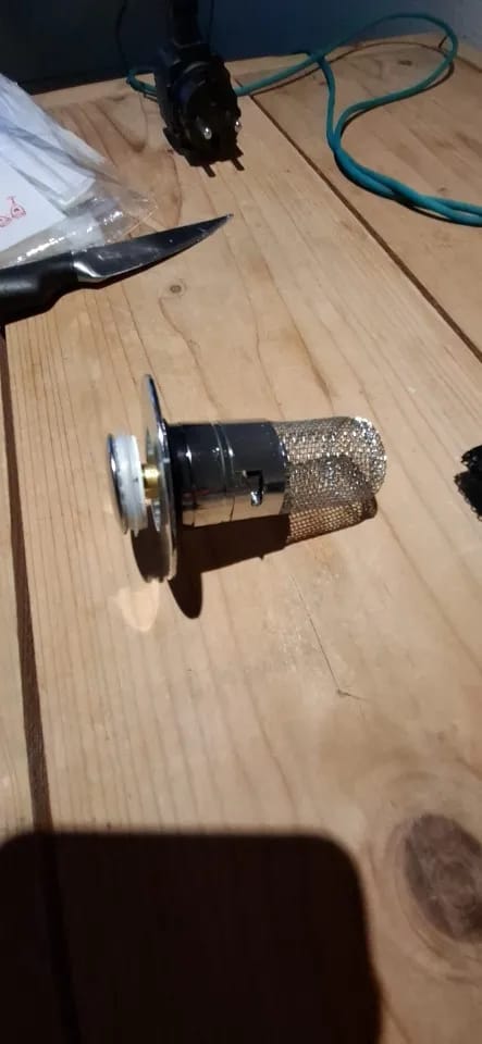 Customer photo review of Calviro SafeCatch™ Wastafelstop