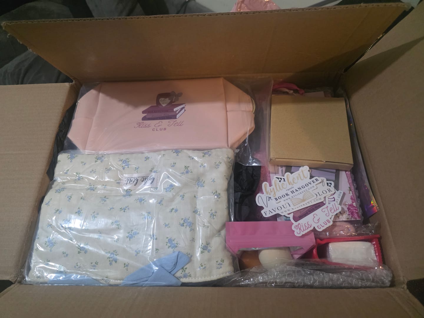 Customer photo review of Large Blind Book Box