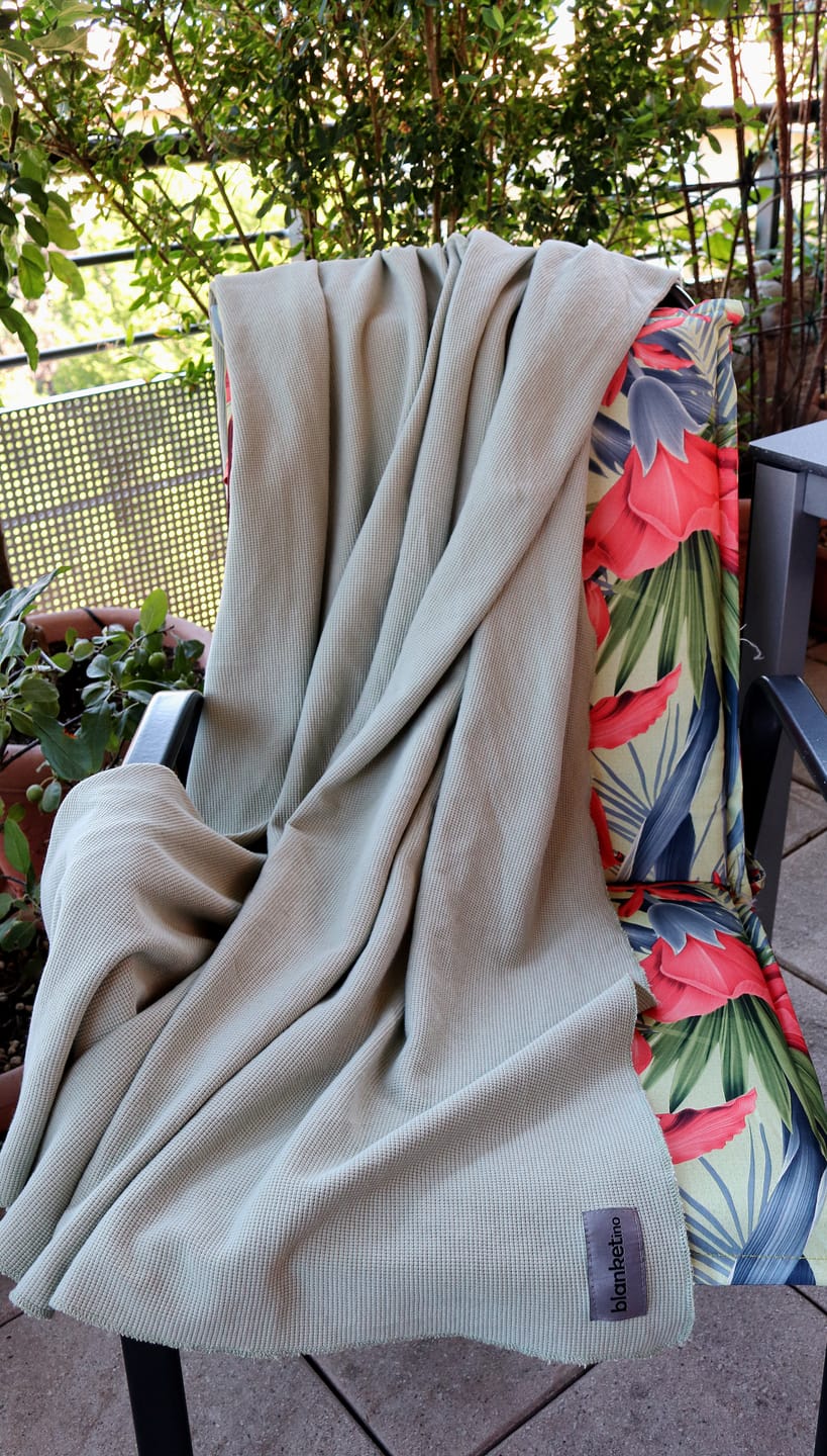 Customer photo review of Leichte Baumwolldecke • 150 x 210 cm • Salbei