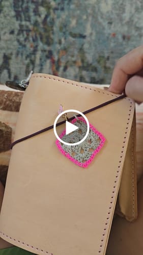 Customer video review of Apple Pig Leather"Sun Son" Traveler's Notebook