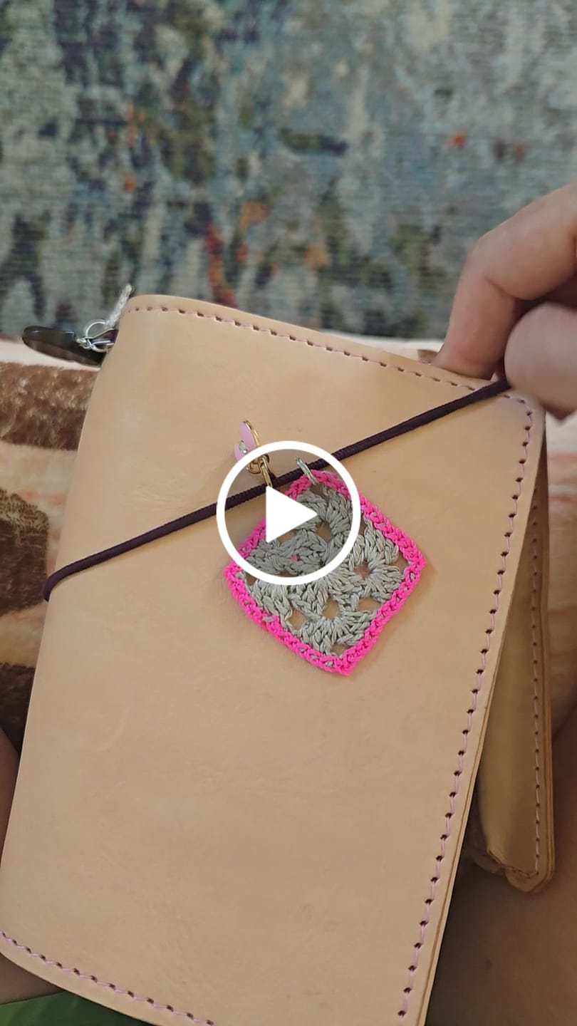 Customer video review of Apple Pig Leather"Sun Son" Traveler's Notebook