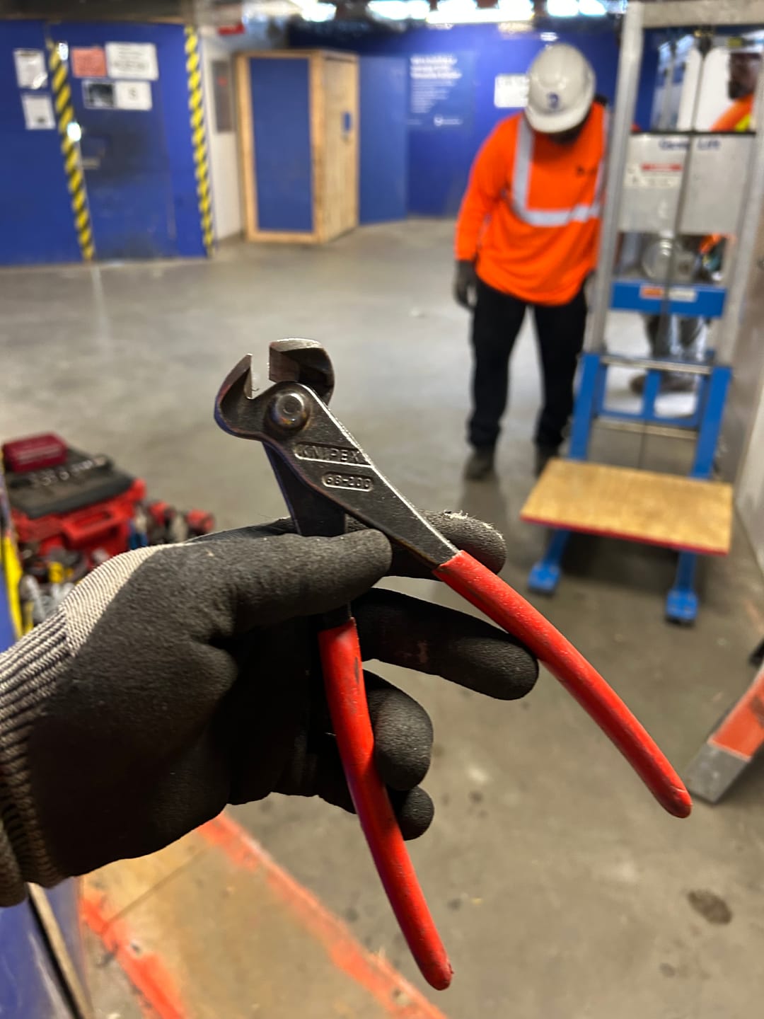 Customer photo review of Knipex 68 01 200 8" End Cutting Nippers