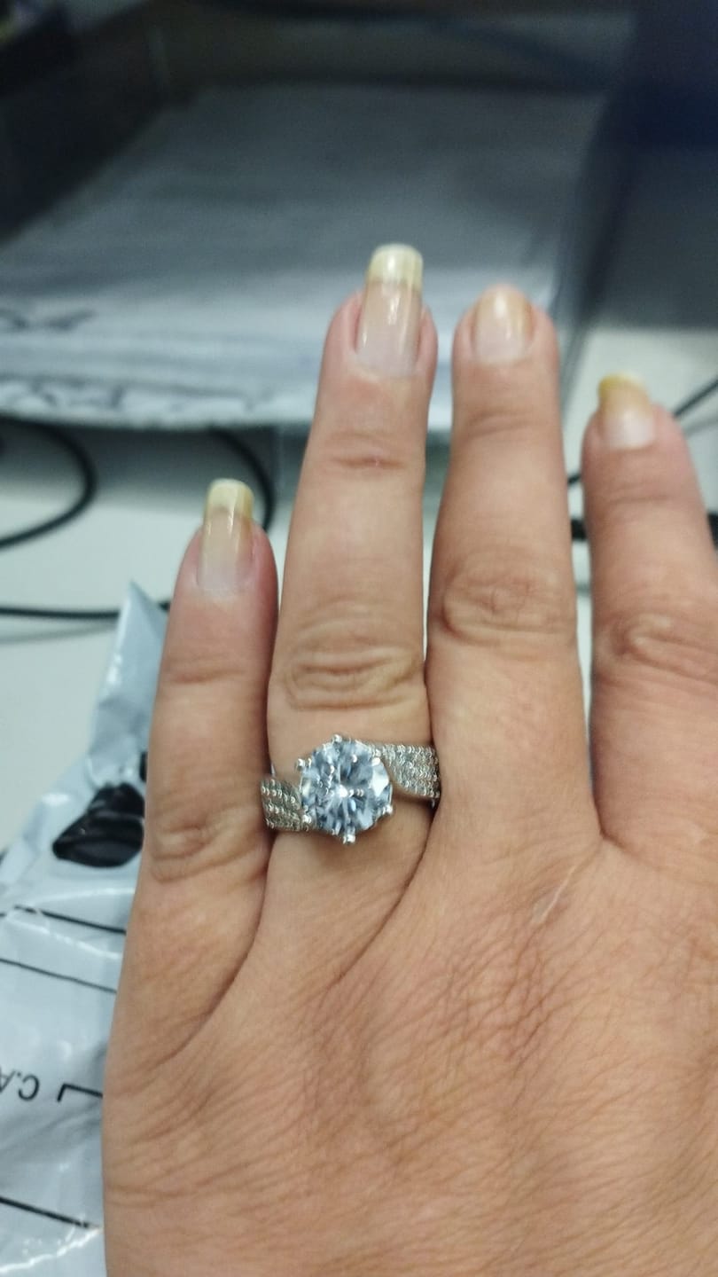 Customer photo review of Anello Eternity Luce Divina - Taglia Unica Regolabile