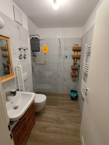 Customer photo review of SONNI Walk In/ Begehbare Dusche Duschabtrennung Duschwand Nano Klarglas Glasstärke 8mm Breite 70-120cm