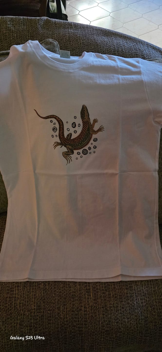Customer photo review of Lizard - T-Shirts