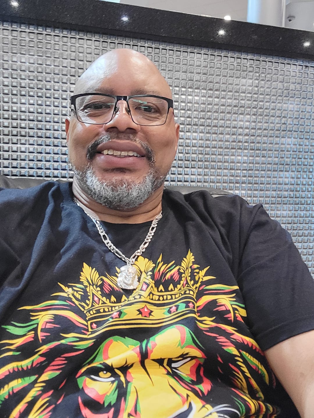 Customer photo review of Reggae Lion With Dreads King Tee