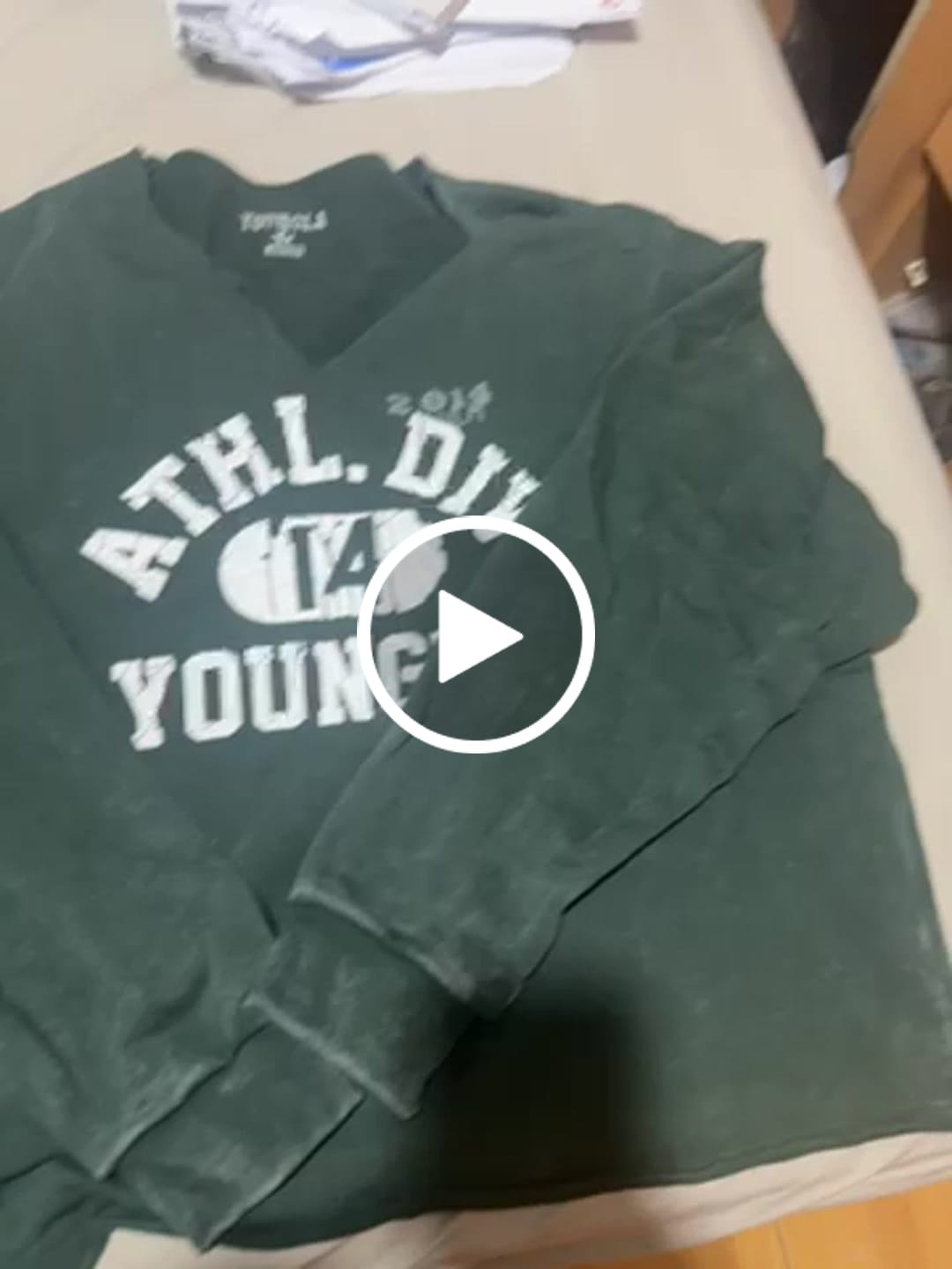 Customer video review of 8098 - Golden Era Pump Cover Crewneck