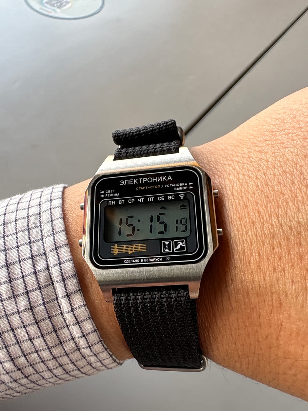 Customer photo review of Reloj Elektronika 77A/0500100 Acero correa Nato Made in Belarus