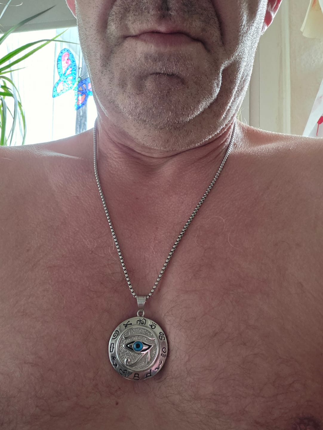 Customer photo review of Buddha Stones Auge des Horus Schutz Halskettenanhänger