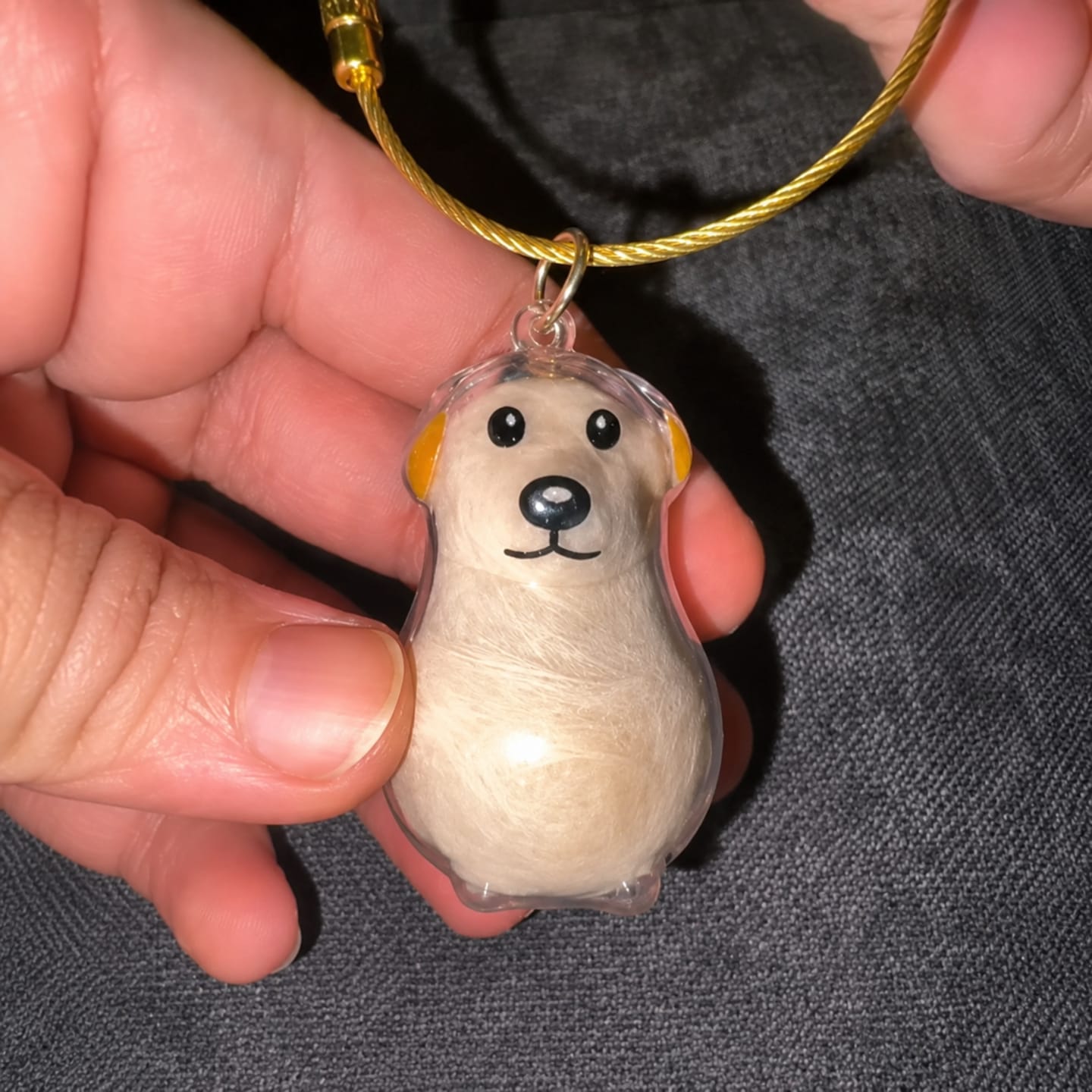 Customer photo review of Llavero para guardar pelo de mascota