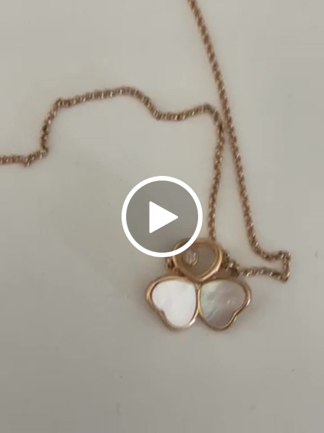 Customer video review of HAPPY WING NECKLACE MOP 1 DIAMOND