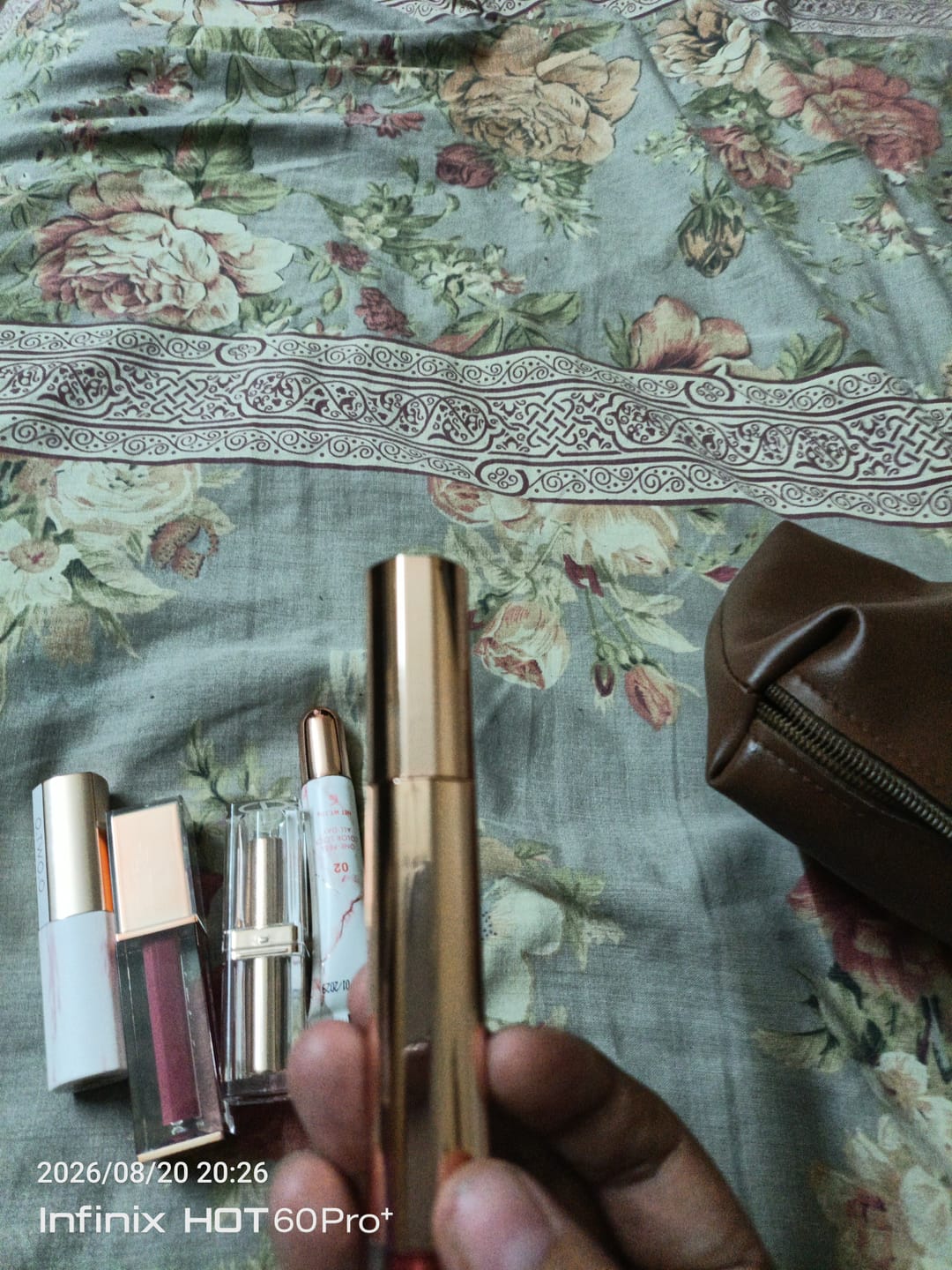 Customer photo review of O.TWO.O WATERY LASTING GLOSSY LIP TINT