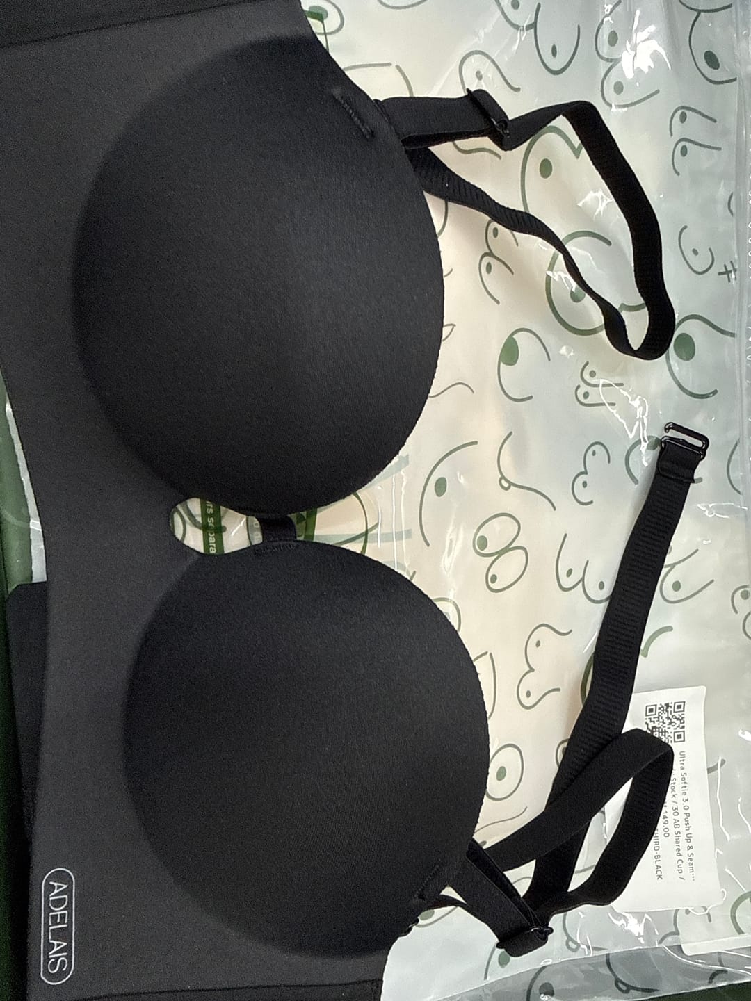 Customer photo review of Ultra Softie 3.0 Push Up & Seamless Multi-way Bra In Black