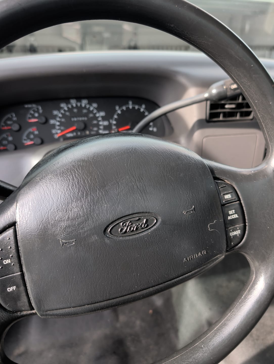 Customer photo review of 1999 Ford Truck F350 Super Duty Driver Steering Wheel Airbag
