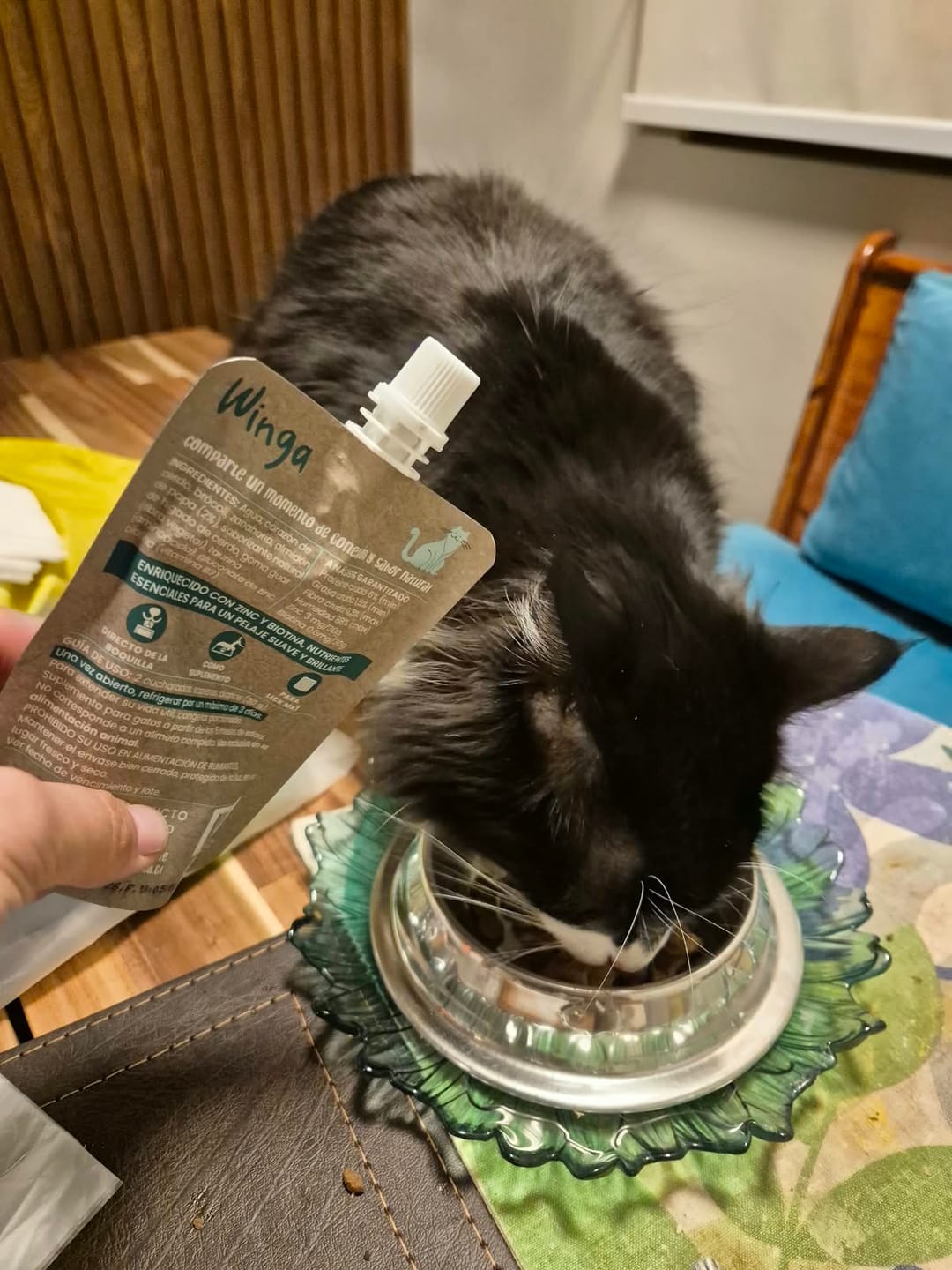 Customer photo review of Caldo de Huesos con Choritos Gatos