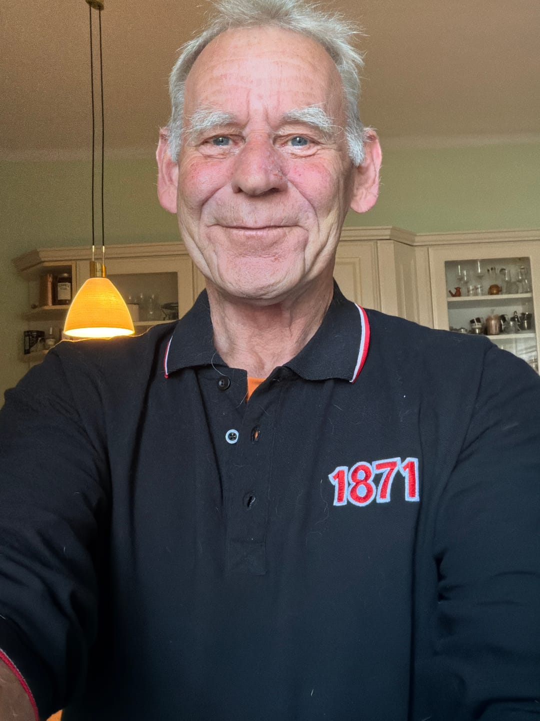 Customer photo review of Schwarzes Polo langarm 1871 mit Stickerei