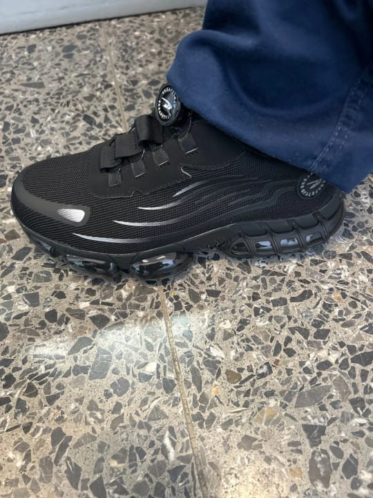 Customer photo review of Men's Steel Toe Work Shoes | SMILYRA 2.0