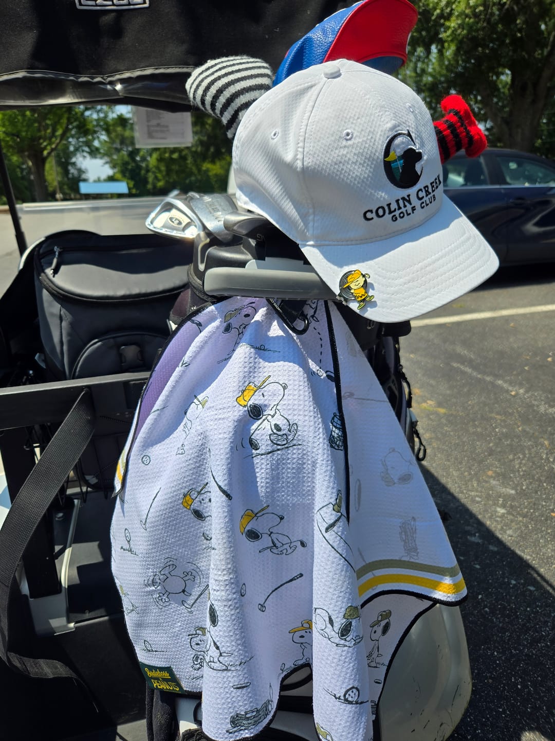 Customer photo review of Peanuts Snoopy Golf Academy - Magnetic Golf Towel