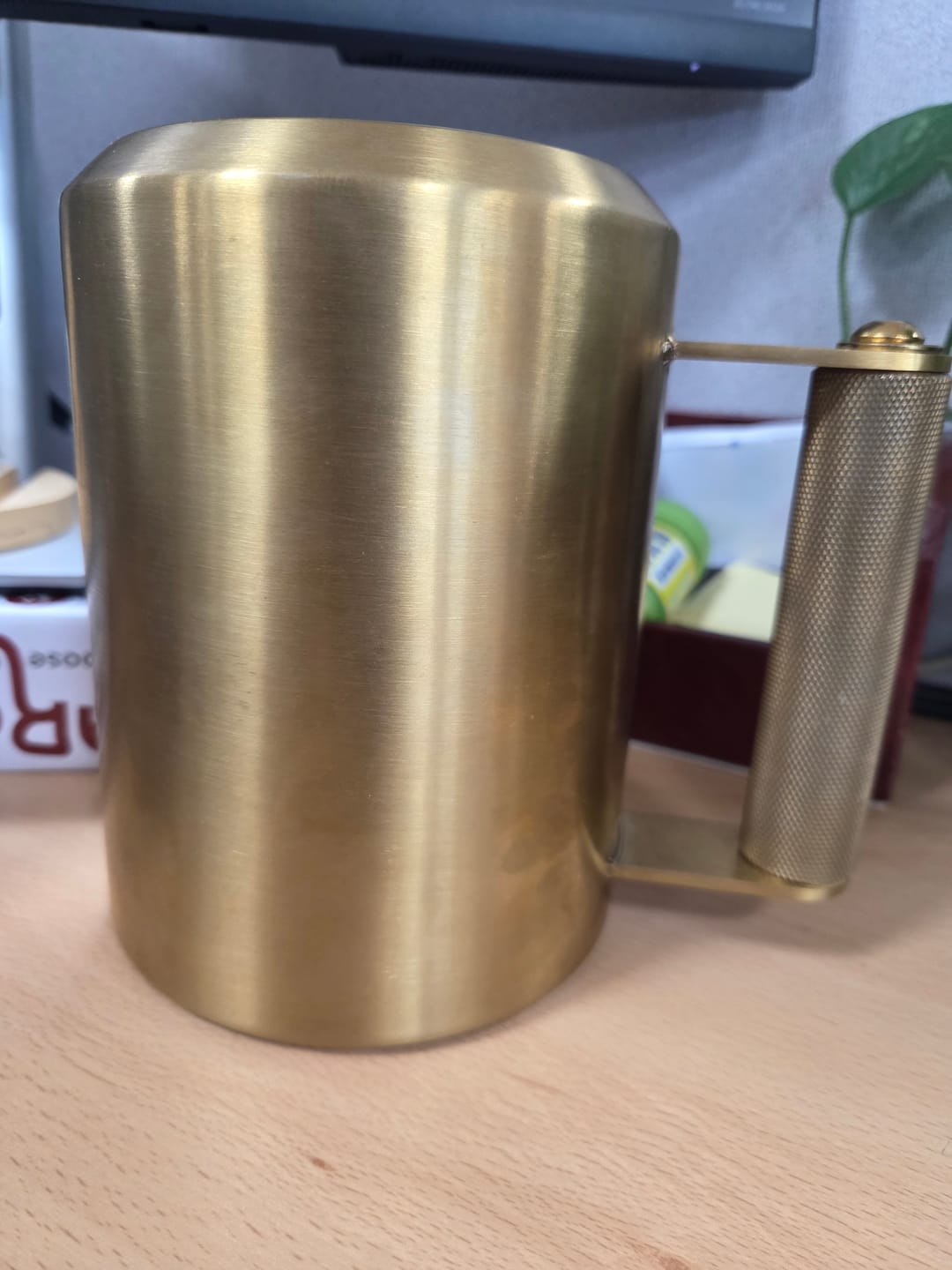 Customer photo review of 22lb Gold HEAVY* Mug