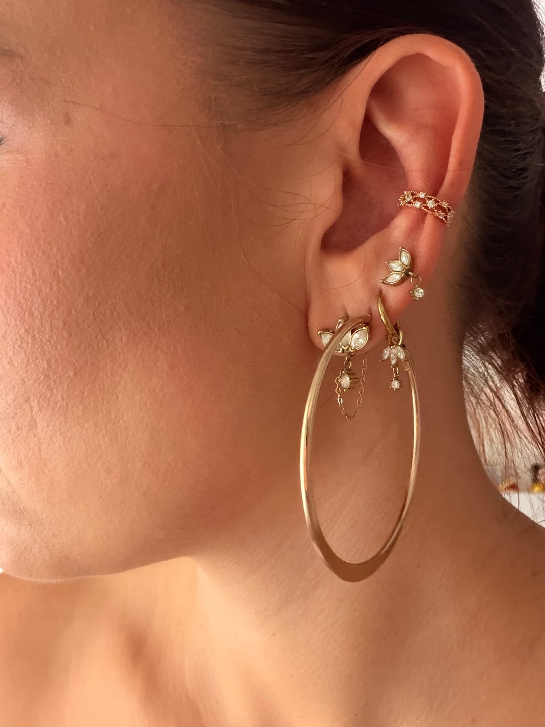 Customer photo review of Limitless Sky Lotus Ohrstecker 14K Vergoldet