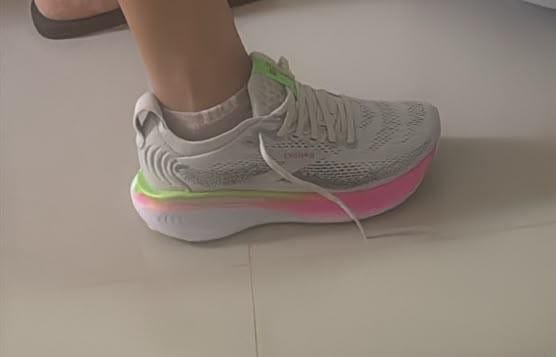 Customer photo review of Broosks Adrenaline GTS 25 Mujer Oyster Pink Green