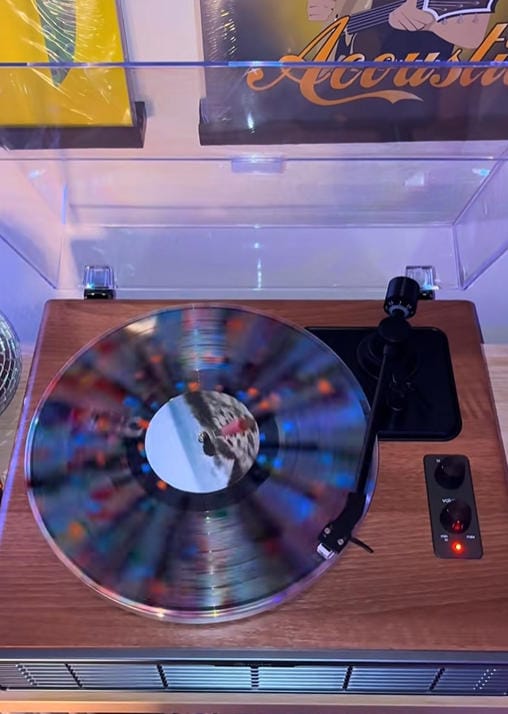 Customer photo review of XJ-H03 All-in-One Bluetooth Vinyl Record Player with Speakers – Warm Vintage Sound