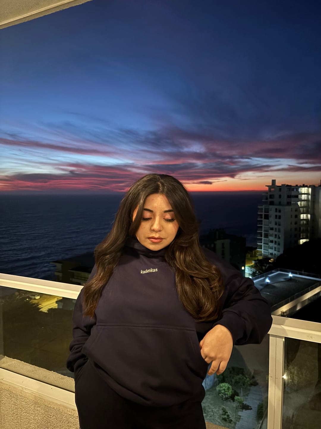 Customer photo review of (PRE-VENTA) POLERÓN HOODIE AZUL MARINO - OVERSIZE CON GORRO LOGO BORDADO