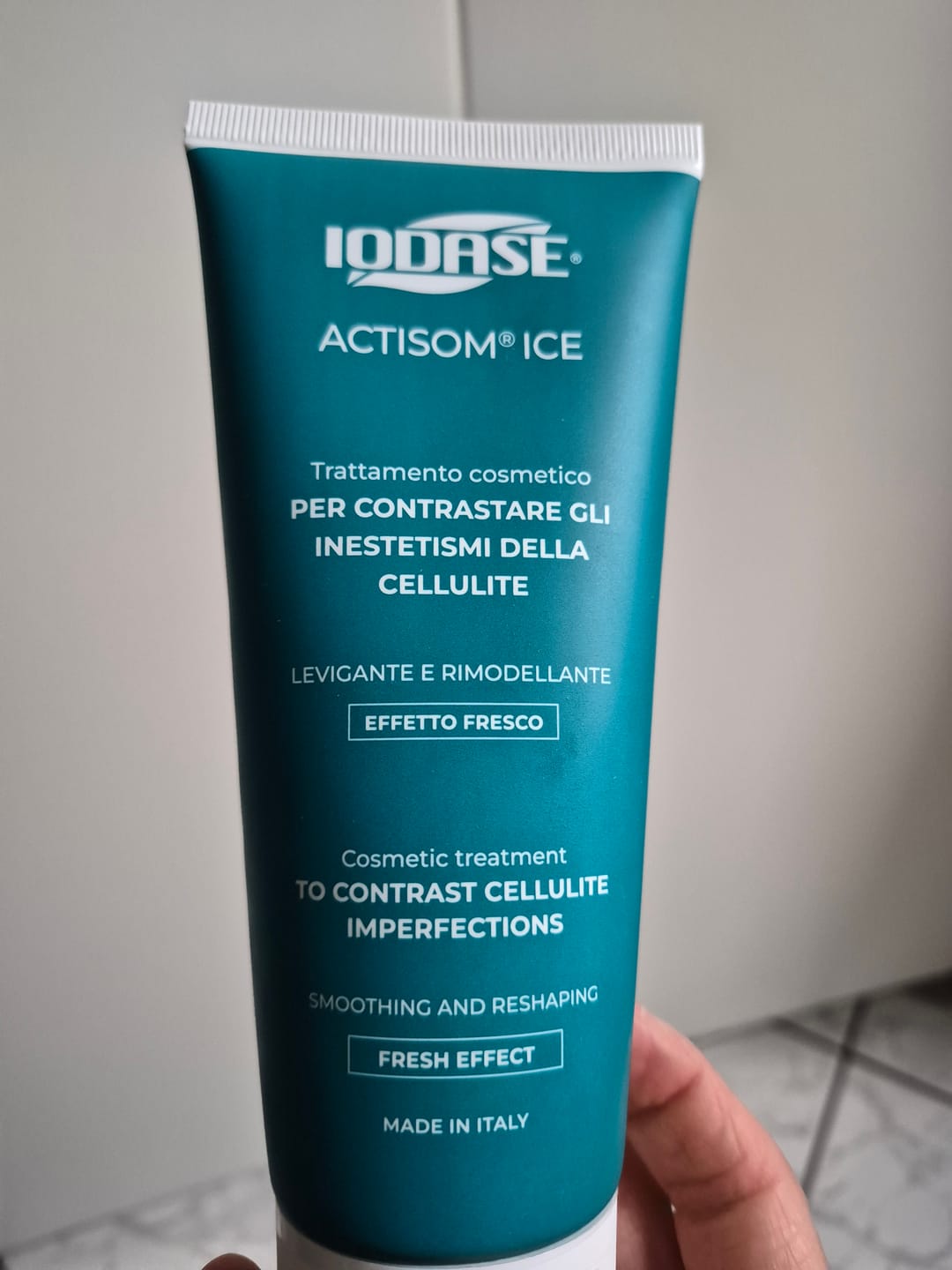Customer photo review of Crema cellulite effetto fresco