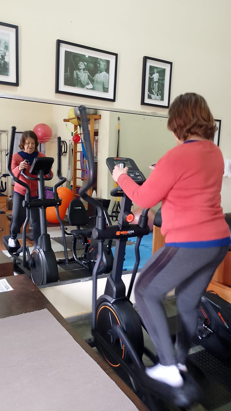 Customer photo review of Aparelho Elíptico Magnético Semiprofissional M5000 | Resistência Magnética | Suporta 120 Kg | 16 Níveis De Resistência