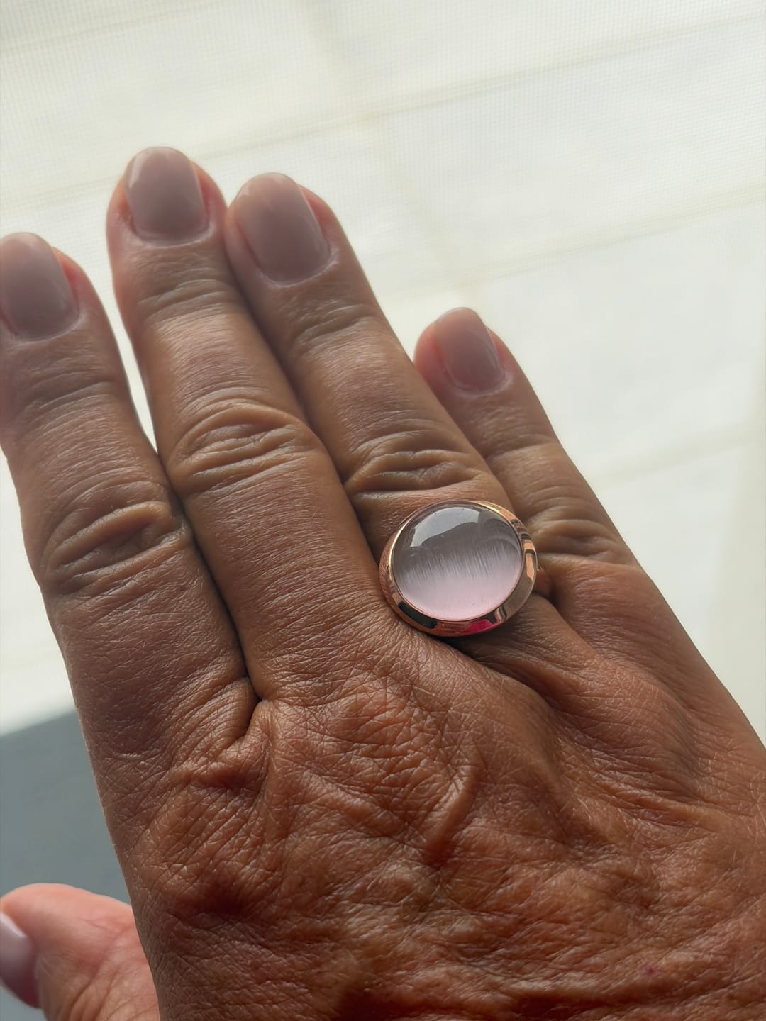 Customer photo review of Anello Cocktail con Pietra Effetto Occhio di Gatto