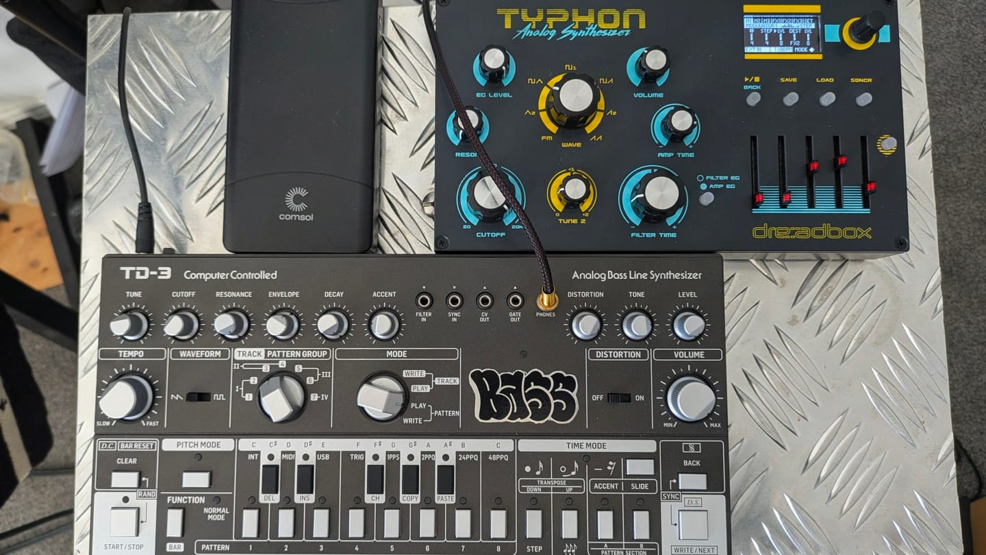 Customer photo review of Behringer TD-3 Patterns Vol.1