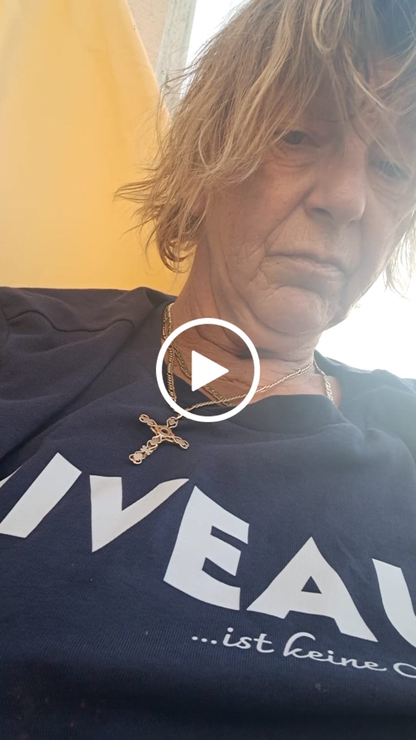 Customer video review of Niveau - Premium Shirt