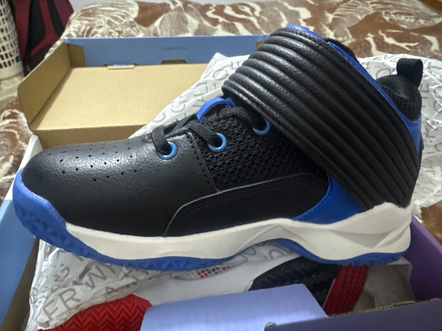 Customer photo review of Tenis Stoktoni Ch