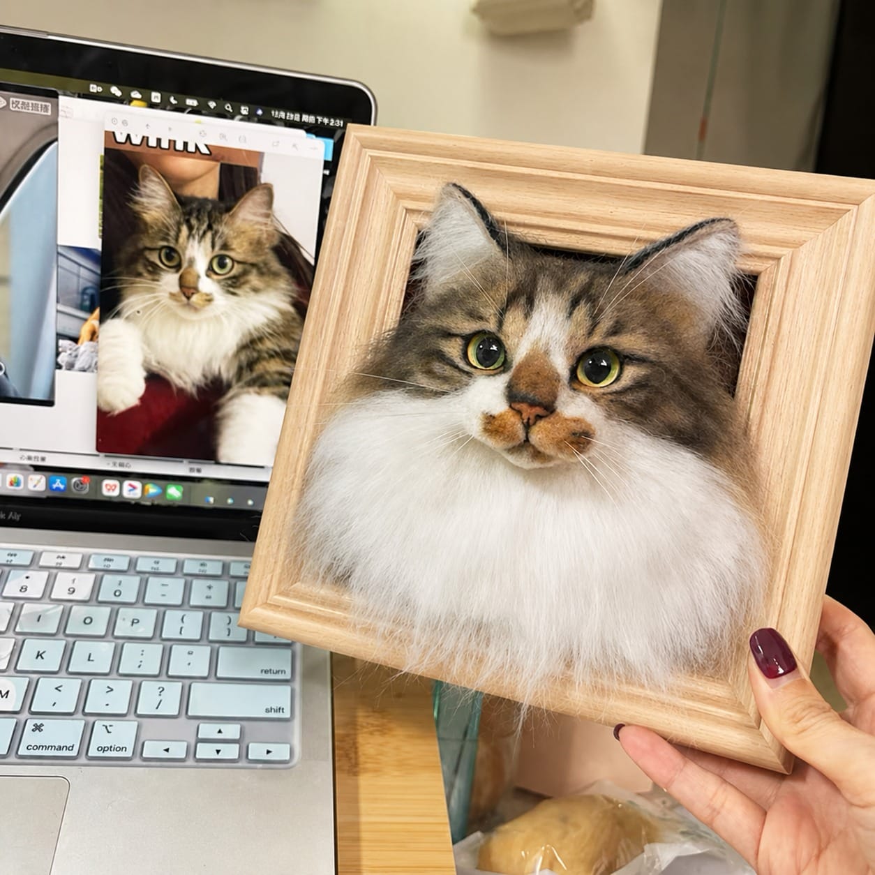 Customer photo review of Handmade felt pet head photo frame