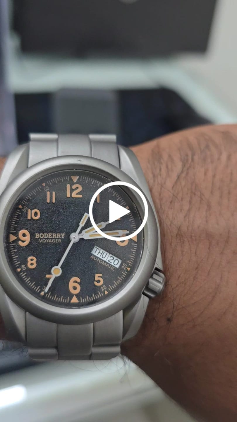 Customer video review of VOYAGER - 100M Waterproof Titanium Automatic Field Watch | Volcanic Gray-bracelet
