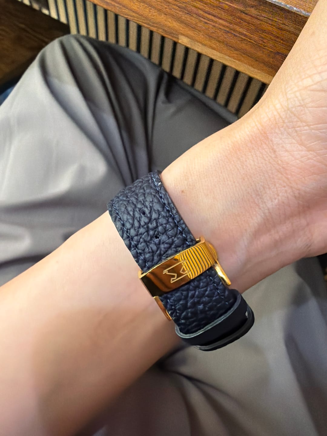 Customer photo review of Apple Watch用レザーバンド 42mm 41mm 40mm / イエローゴールドメタル ダブルバックル