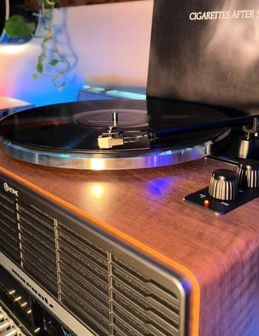 Customer photo review of XJ-H03 All-in-One Bluetooth Vinyl Record Player with Speakers – Warm Vintage Sound