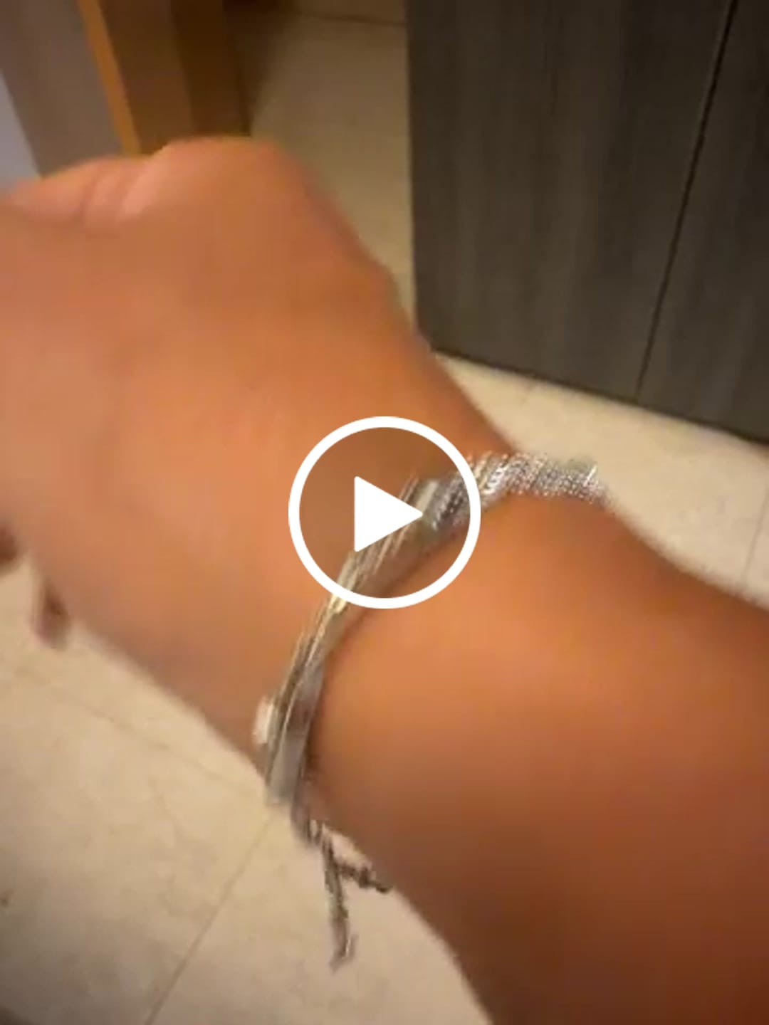 Customer video review of Pulsera Petra