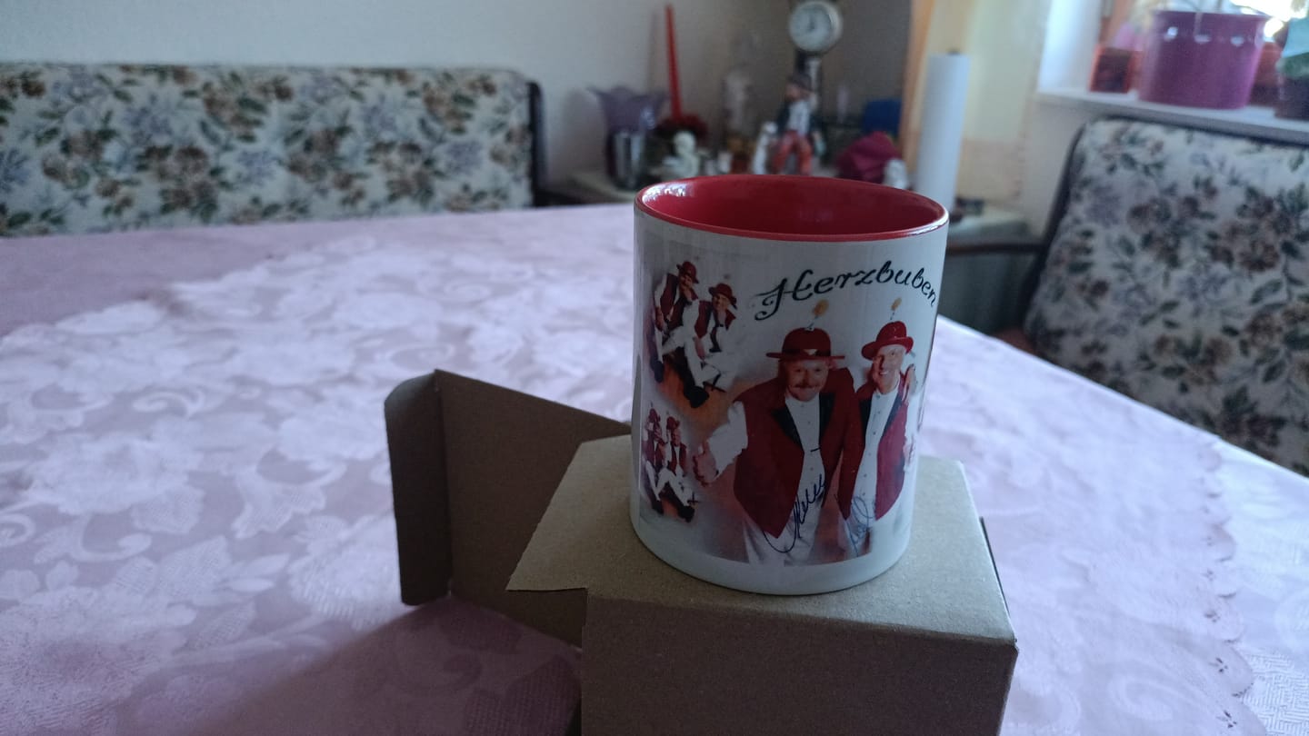 Customer photo review of TassenExpress - Becher Keramik Tasse mit Logo bedruckt 325ml Firmenlogo