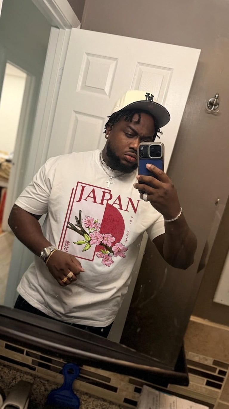 Customer photo review of Front Print - Japan T-Shirt