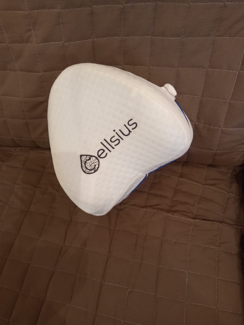 Customer photo review of Coussin Orthopédique Genoux Cellsius - Le secret d'un sommeil sans douleur