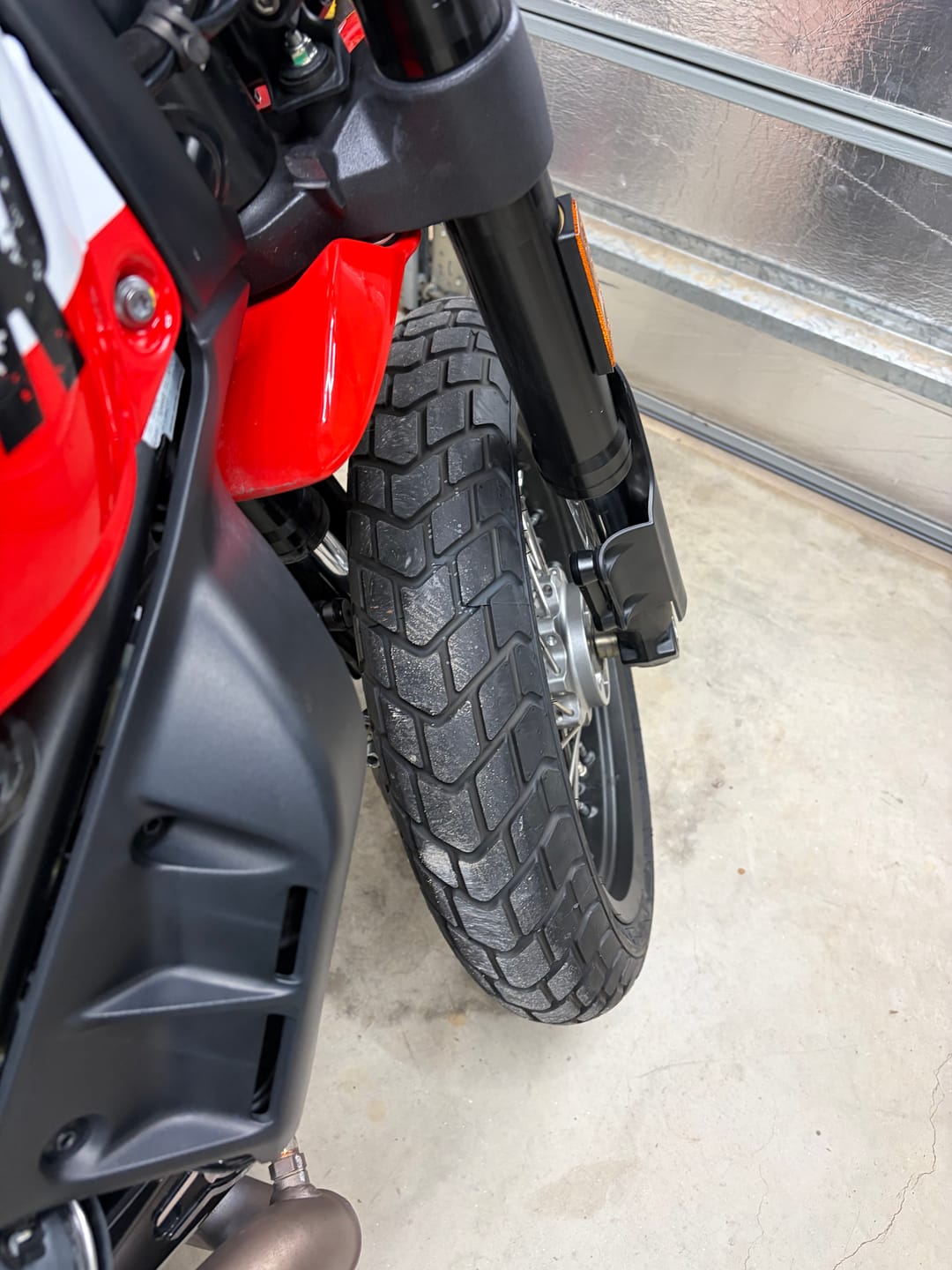 Customer photo review of Pirelli MT 60 RS Front Tyre 120/70 ZR-17 M/C 58W Tubeless
