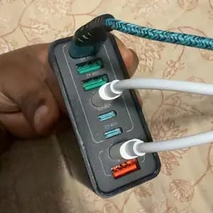 Customer photo review of Ricarica Veloce Hub USB 8 Porte Multiporta USB-C e USB-A
