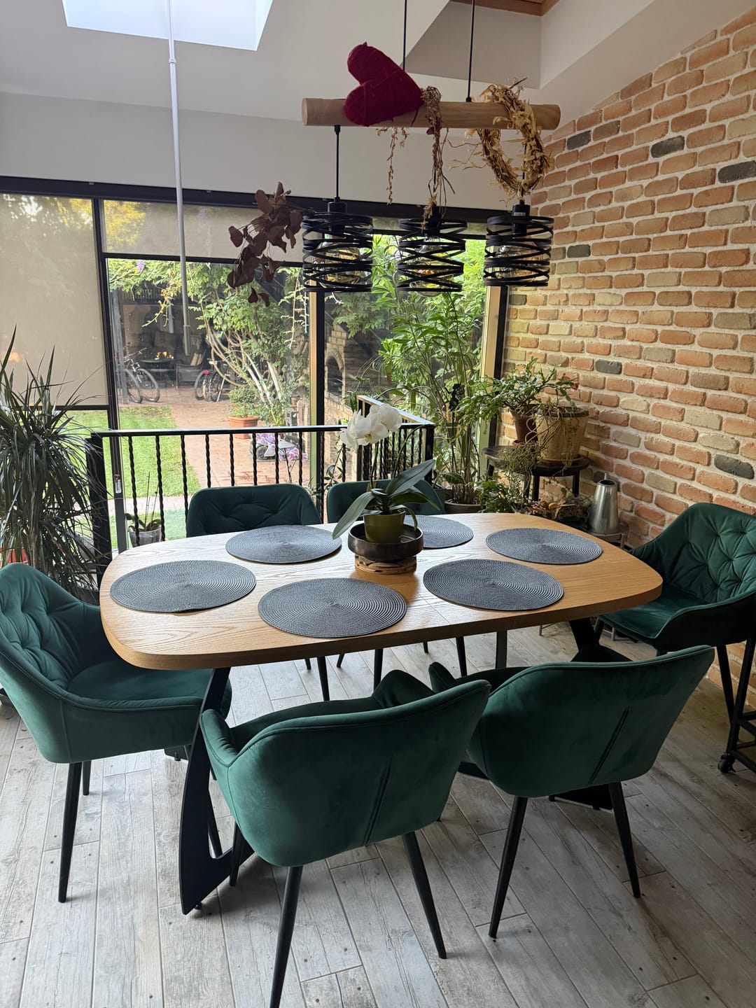 Customer photo review of Scaun K487, verde inchis/negru, stofa catifelat/metal, 56x65x81 cm