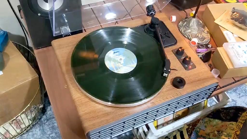 Customer photo review of XJ-H03 All-in-One Bluetooth Vinyl Record Player with Speakers – Warm Vintage Sound