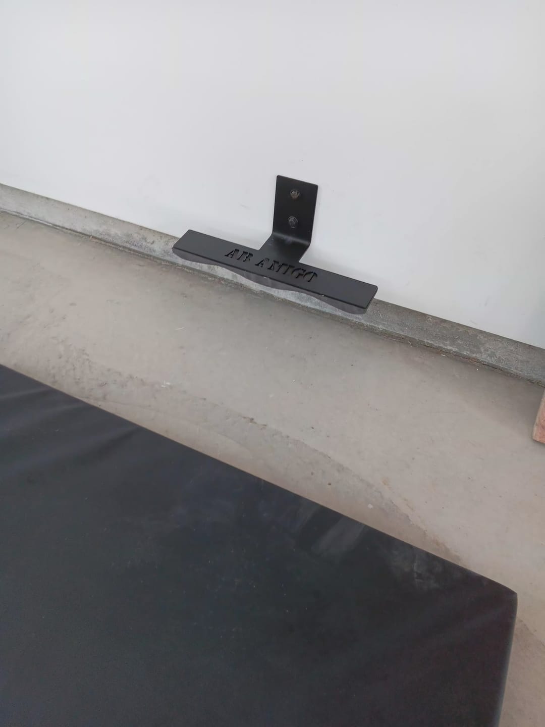 Customer photo review of Wall Amigo
