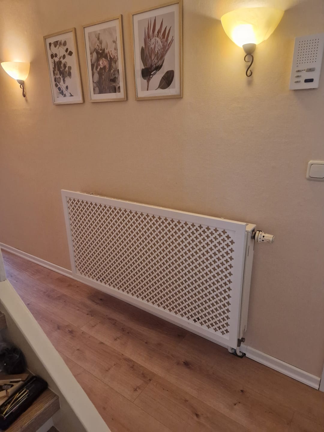 Customer photo review of Lochwand SEVILLA 122 x 61 cm weiß lackiert 3 mm MDF