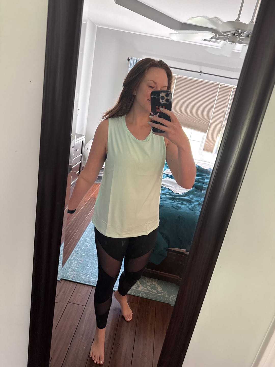 Customer photo review of ESSENCE Performance Mesh Wrapped Legging