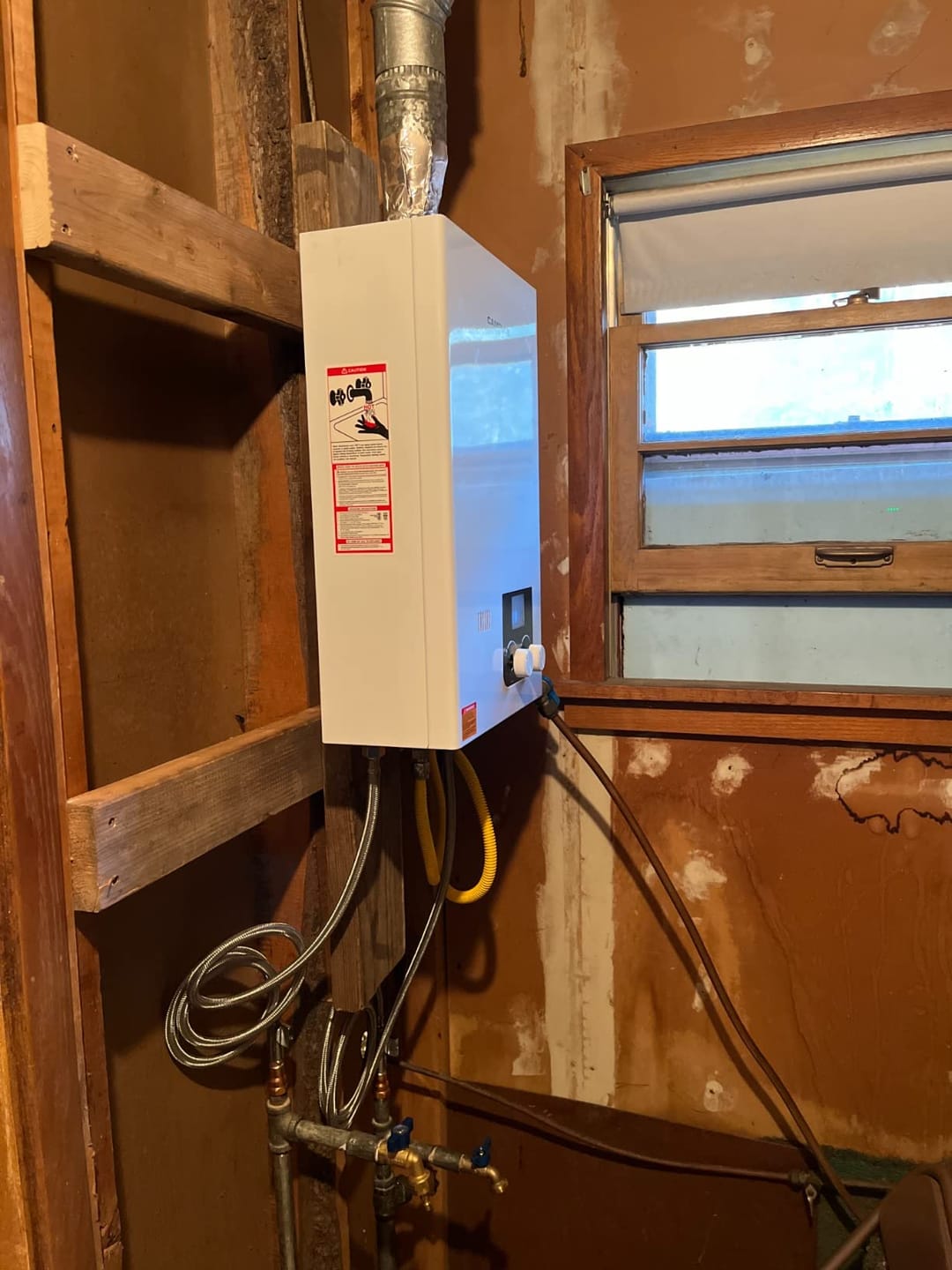 Customer photo review of Camplux Tankless Instant Hot Water Heater 2.64 GPM | Black